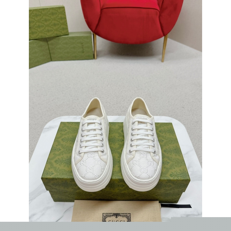 G*u*i casual shoes
